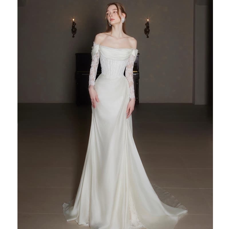 Lace white wedding dress for bride, open shoulders, fitted 1