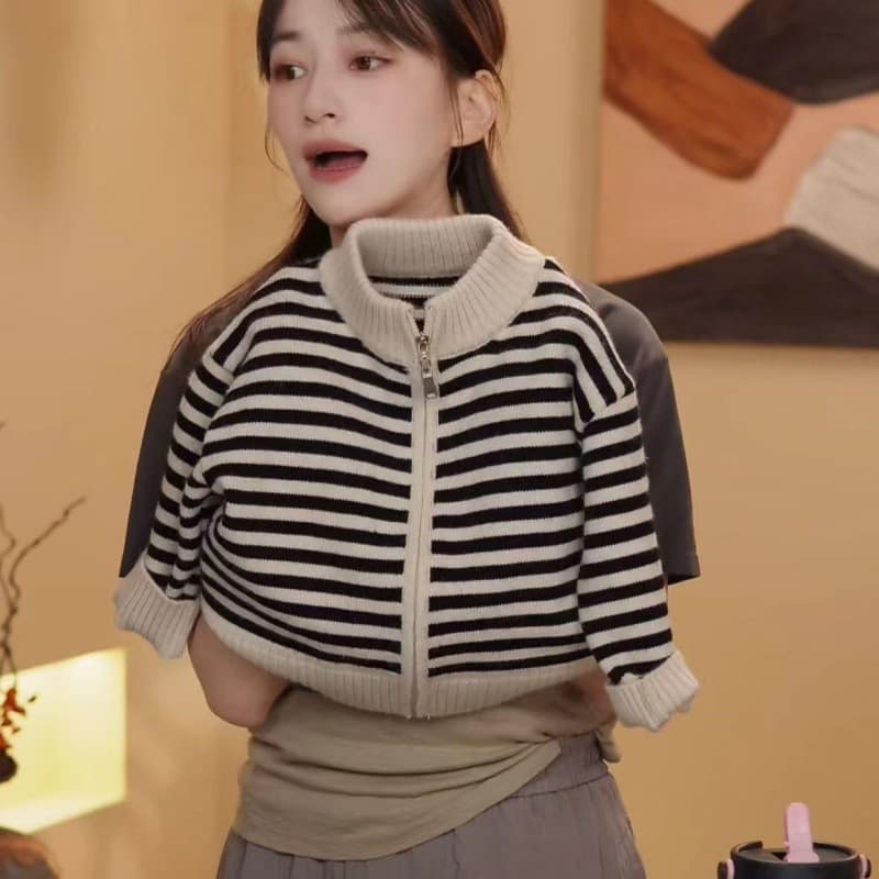 Autumn children's knitted sweater, jacket for leisure, Korean style, loose fit, western style 4