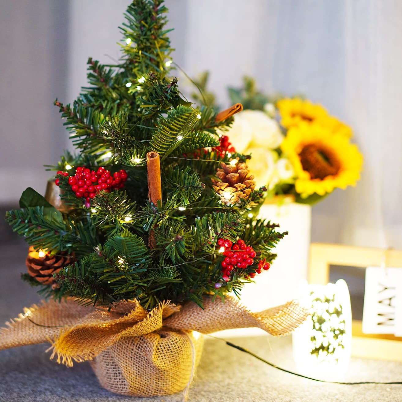 Russian cross-border Amazon Christmas tree decoration outdoor remote control copper wire lights holiday light strings full of baby's breath garland 2