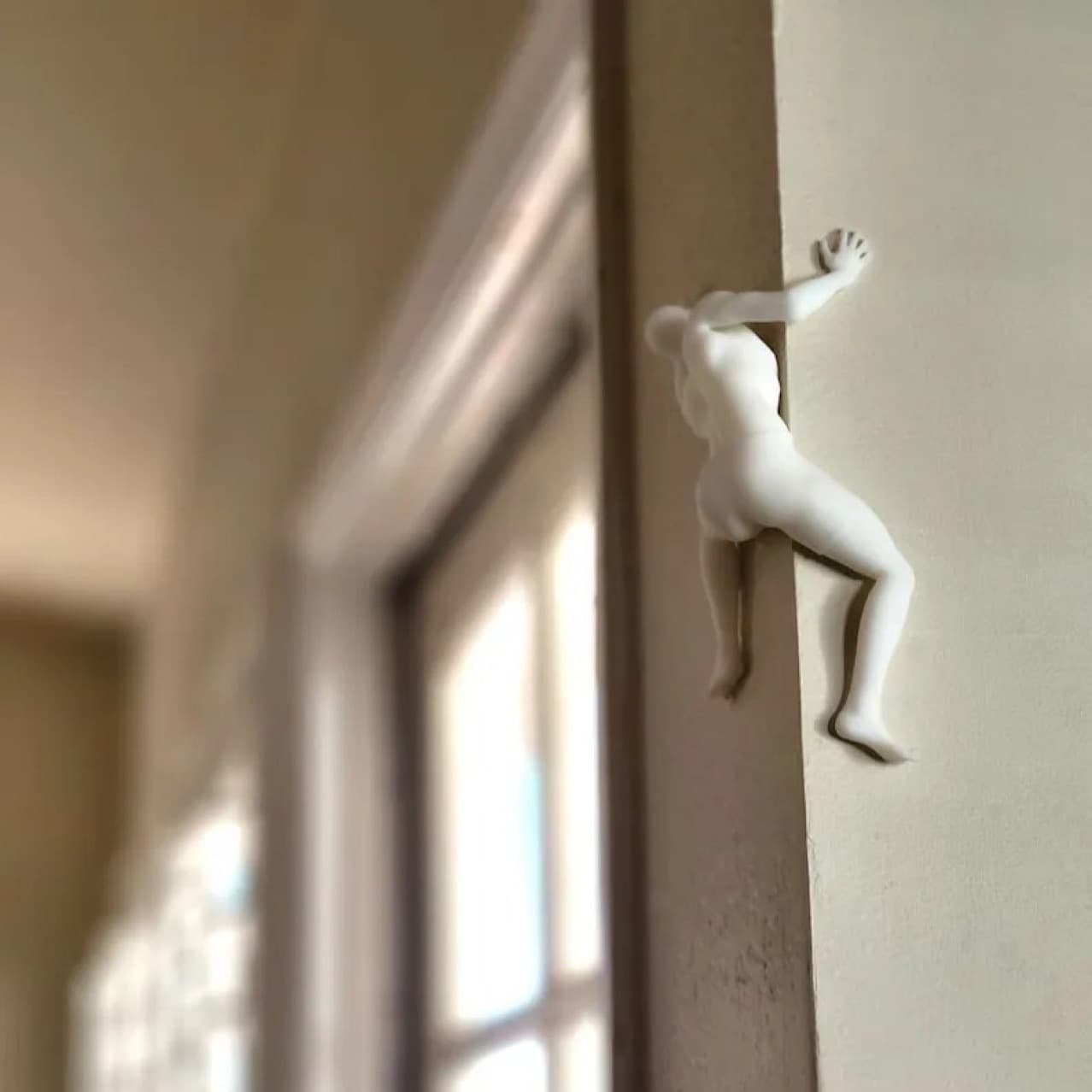 New popular climber wall decoration Unique Climber Sculpture Wall Decor 2