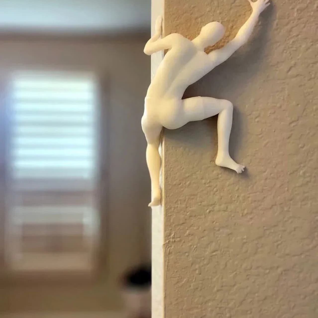 New popular climber wall decoration Unique Climber Sculpture Wall Decor 1
