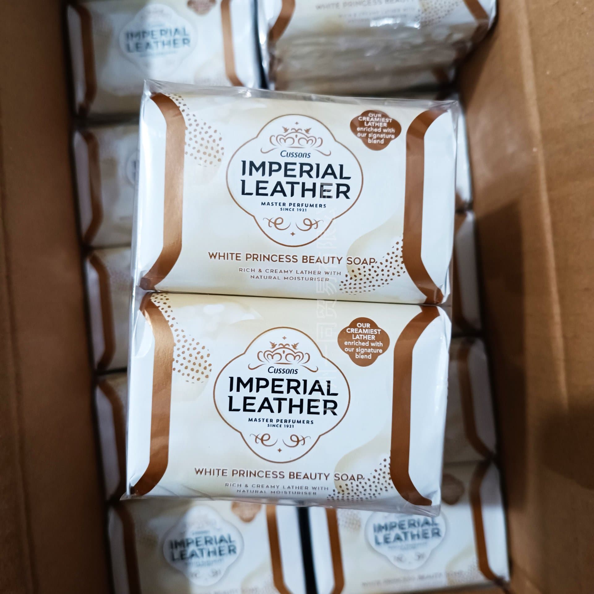 Classic soap, cleansing milk sandalwood for face washing, Great Britain 3