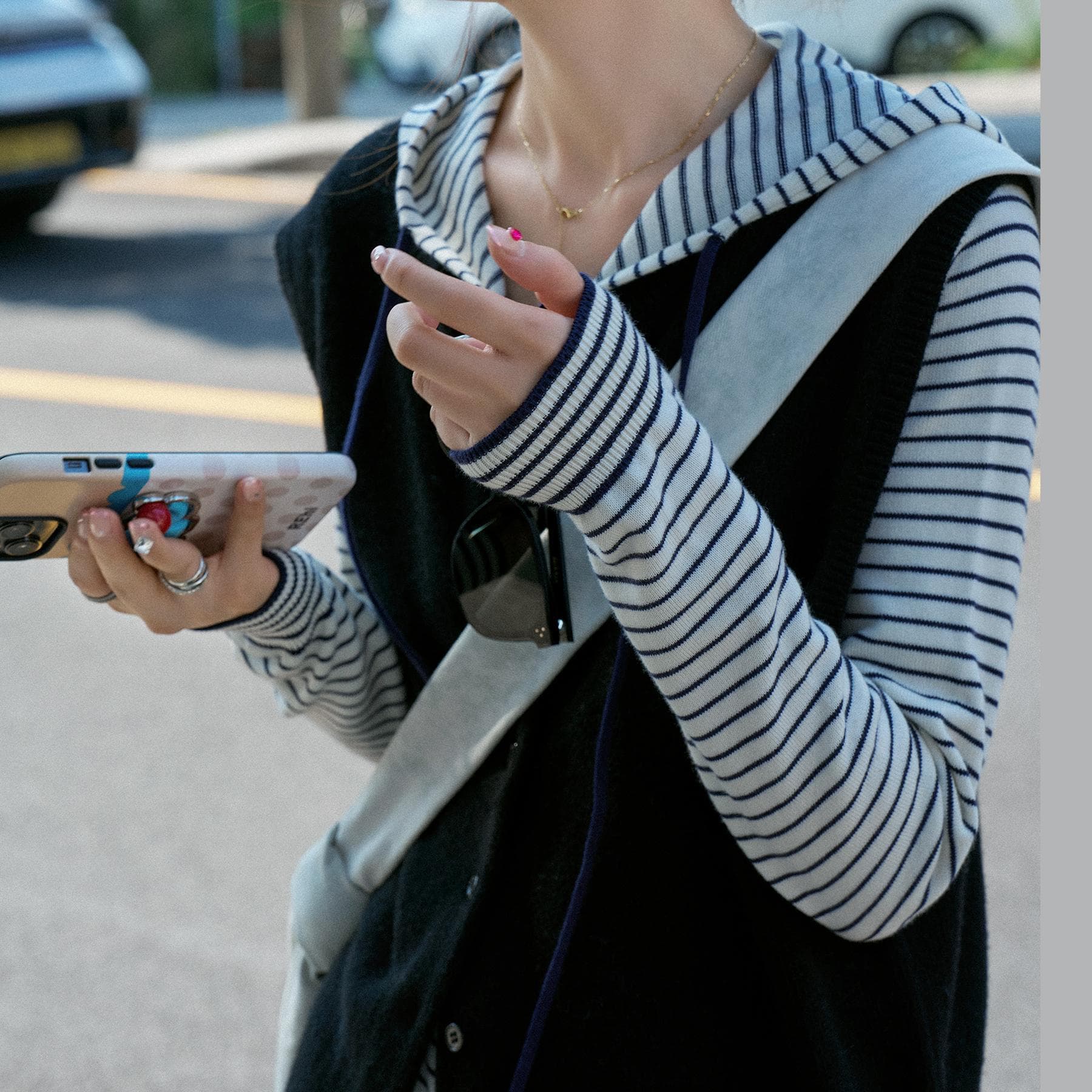 "White Sketch Workshop" "Oprina" Autumn New Product Striped Sweatshirt Hooded Zipper Ruffled Knit Cardigan 4