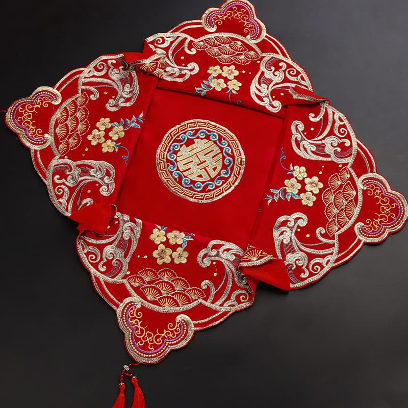 2024 new Chinese wedding embroidery Xiuhe clothes veil wedding woman gets married with a bride with a masked head and a red hijab hijab 4