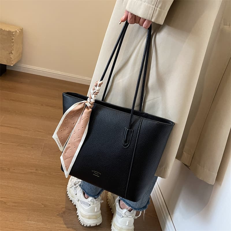 Capacious shoulder bag, fashionable universal one-shoulder bag, city style, high-quality style 4