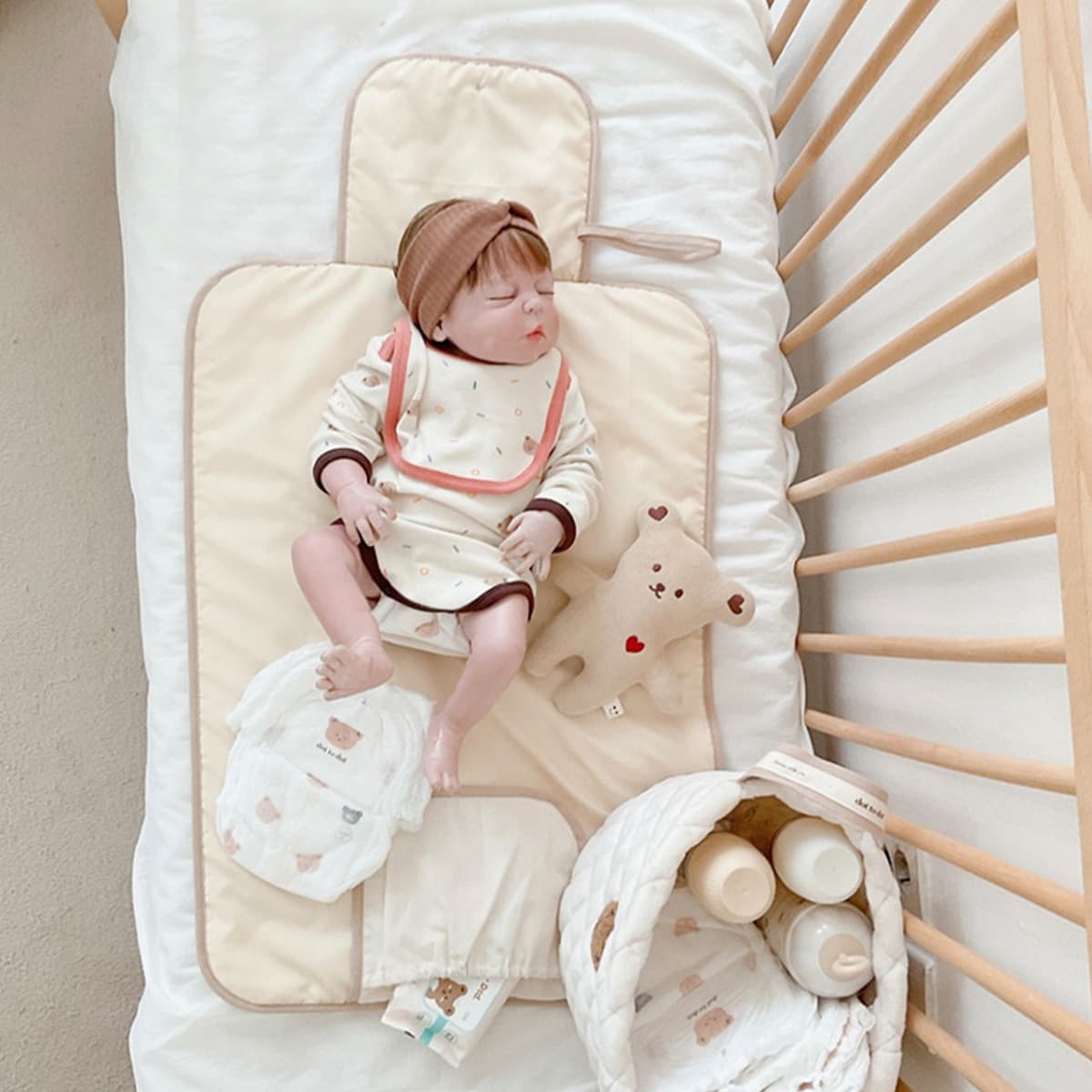 Universal children's breathable handheld foldable diaper table 3