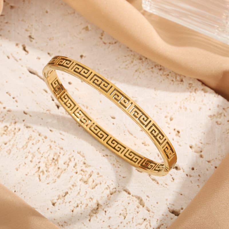 (Cross-border trading), retro women's bracelet stainless steel, design accessory, light luxury style, trend of season 2