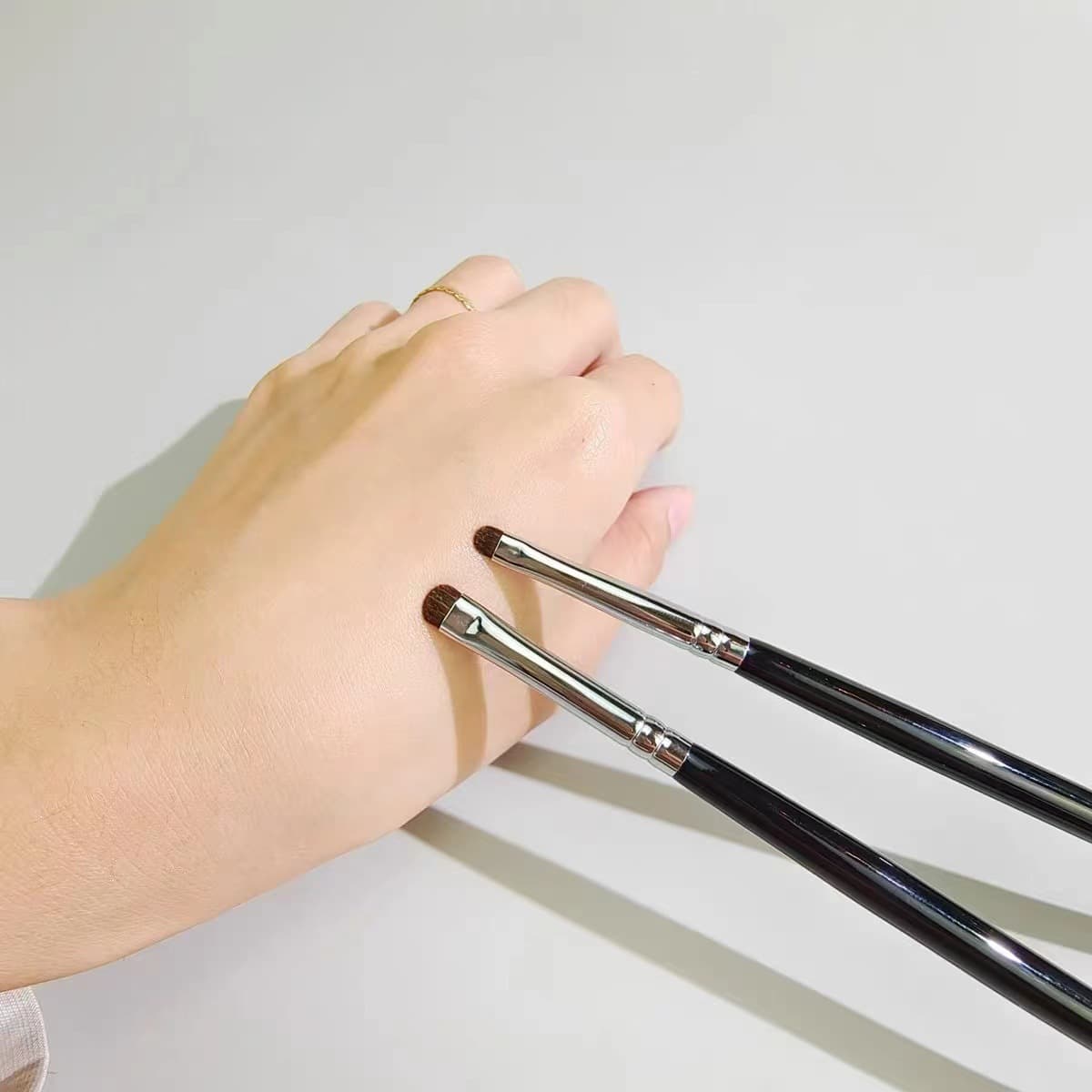Pony, eye pencil, professional concealer brush 3