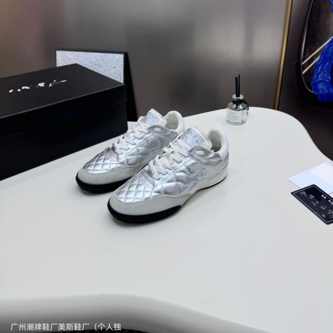Xiaoxiangfeng 2024 New Xiaoxiang Lingge Flat Fashion Sports Women's Shoes Casual Forrest Gump Shoes Dexun Shoes White Shoes 3