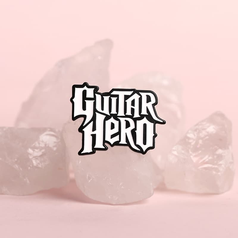 [外贸新品"GUITAR HERO"影视周边纪念章趣味英文字母造型金属胸饰] 4