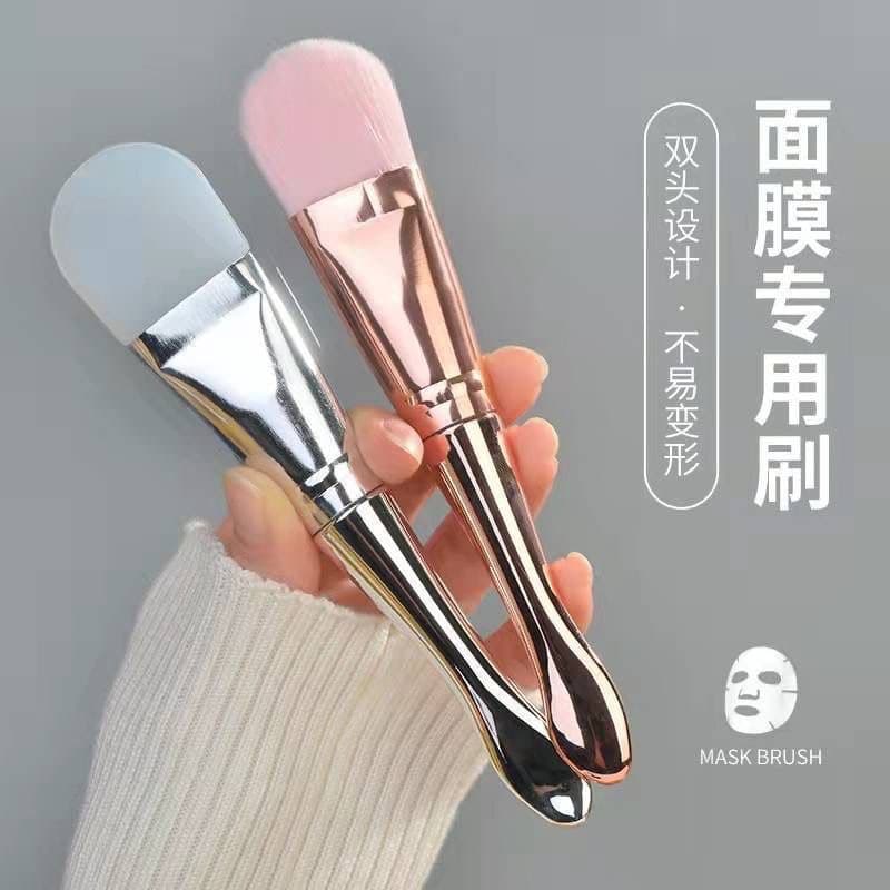 Face mask, silicone brush soft-bristled 1