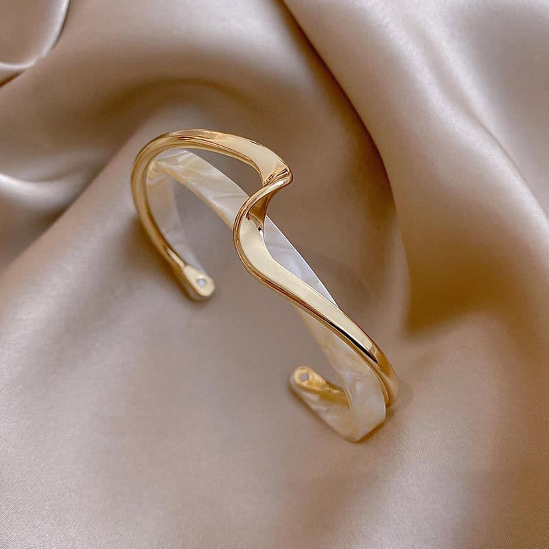 Metal brand small design bracelet, fashionable jewelry, light luxury style, Korean style, internet celebrity 2