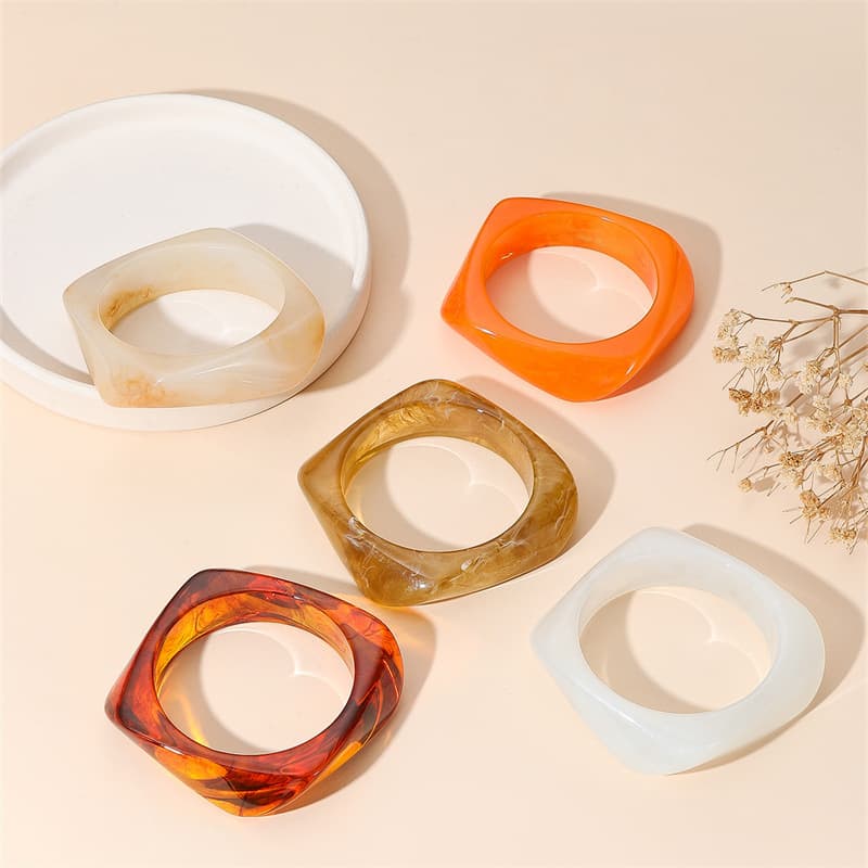 Metal brand small design bracelet, fashionable jewelry, light luxury style, Korean style, internet celebrity 3