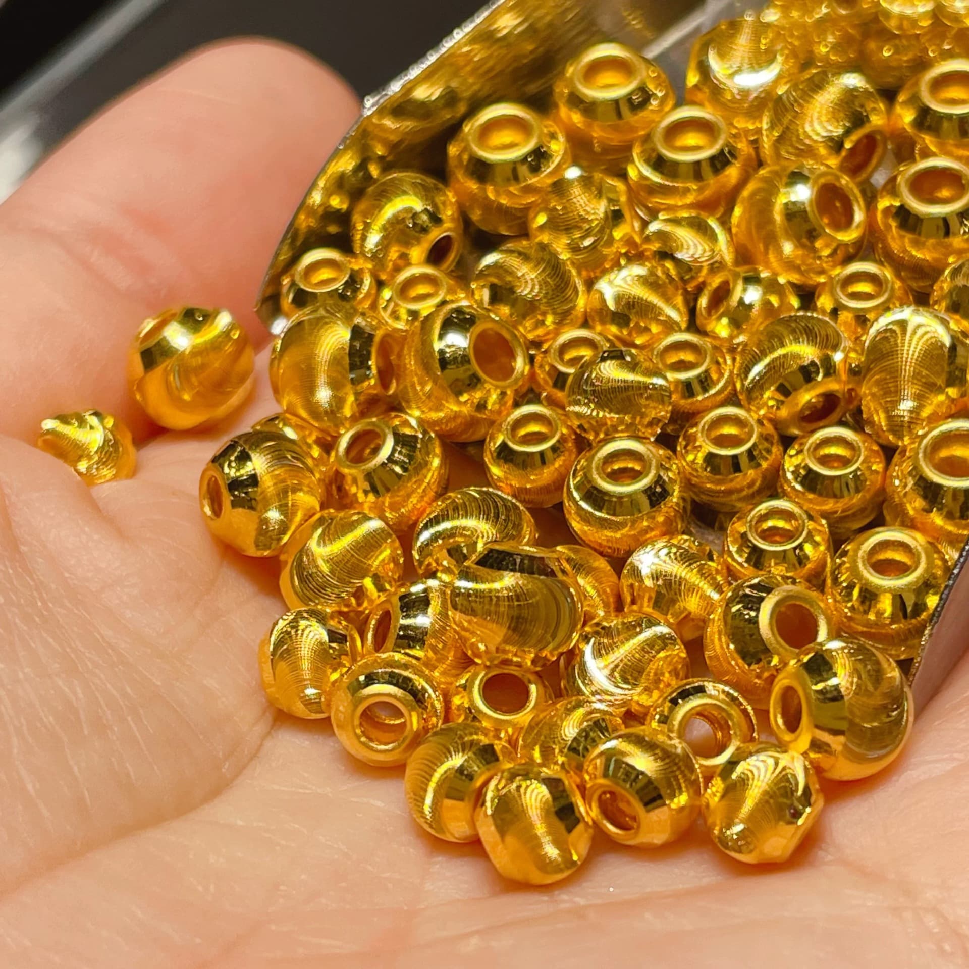 Shiny beads, accessory, necklace, pendant, one bead bracelet, accessories handmade, handle, cat's eye 2
