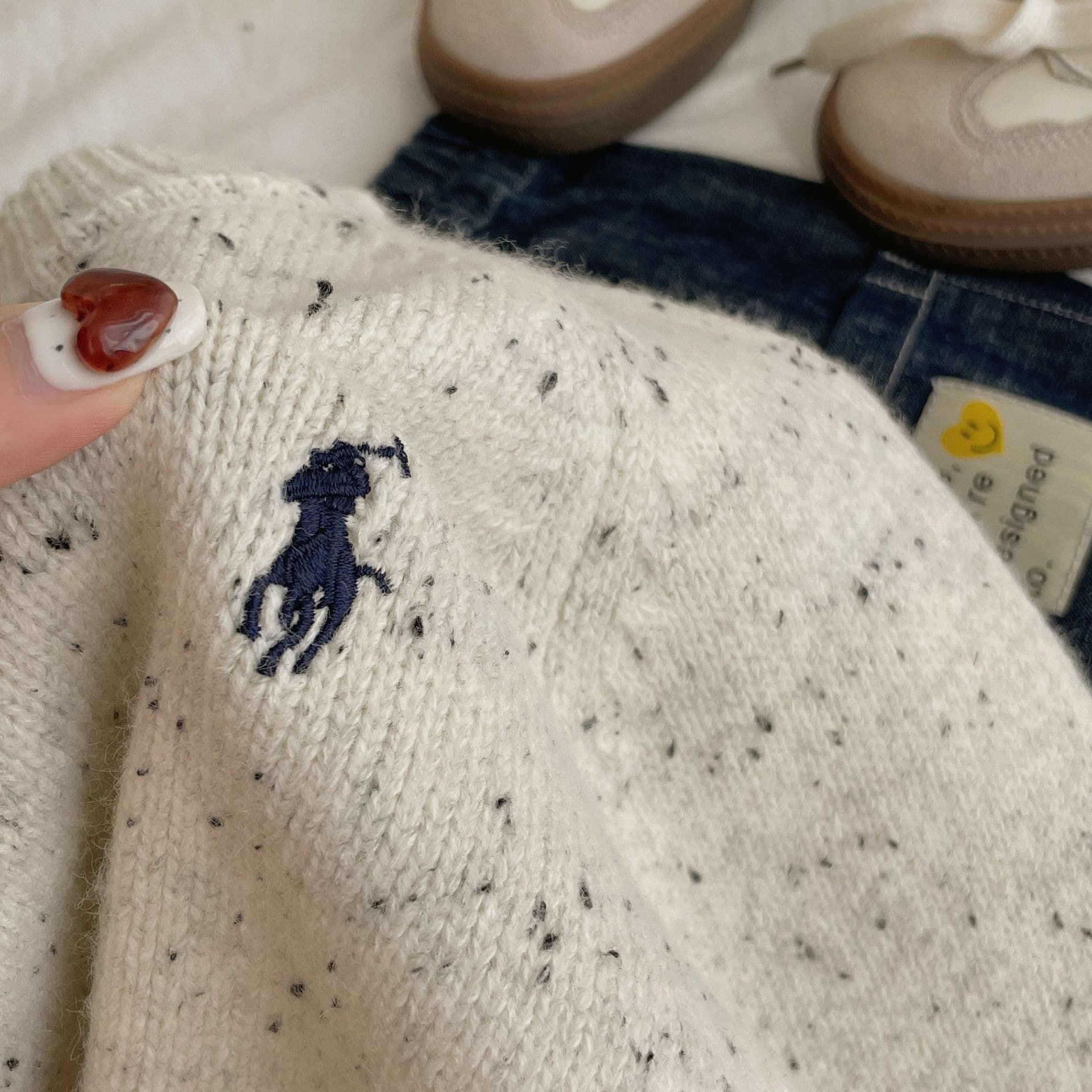Children's Japanese demi-season knitted woolen sweater for men and women, increased thickness, western style, with embroidery 2
