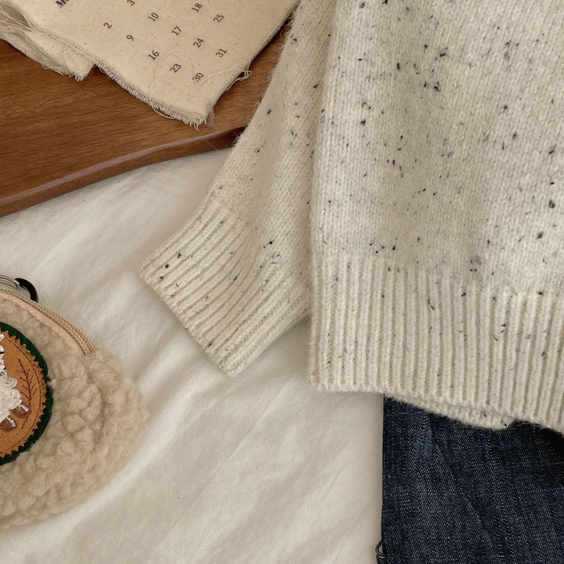 Children's Japanese demi-season knitted woolen sweater for men and women, increased thickness, western style, with embroidery 4