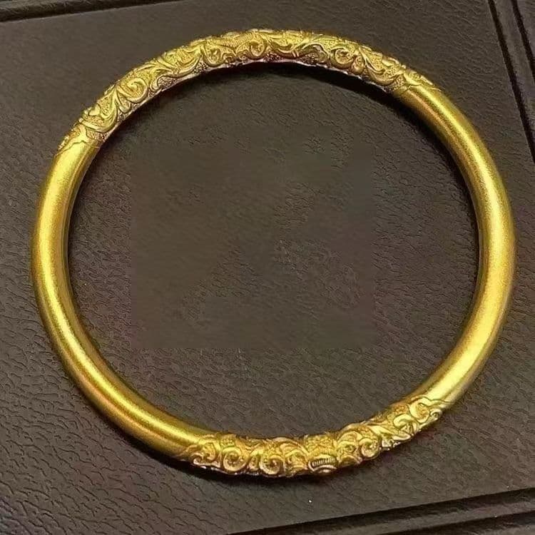 The popular redbud in the Year of the Snake Spring Festival in Vietnamese rolled sand gold grass pattern ancient method inheritance plain circle solid bracelet carving factory 3
