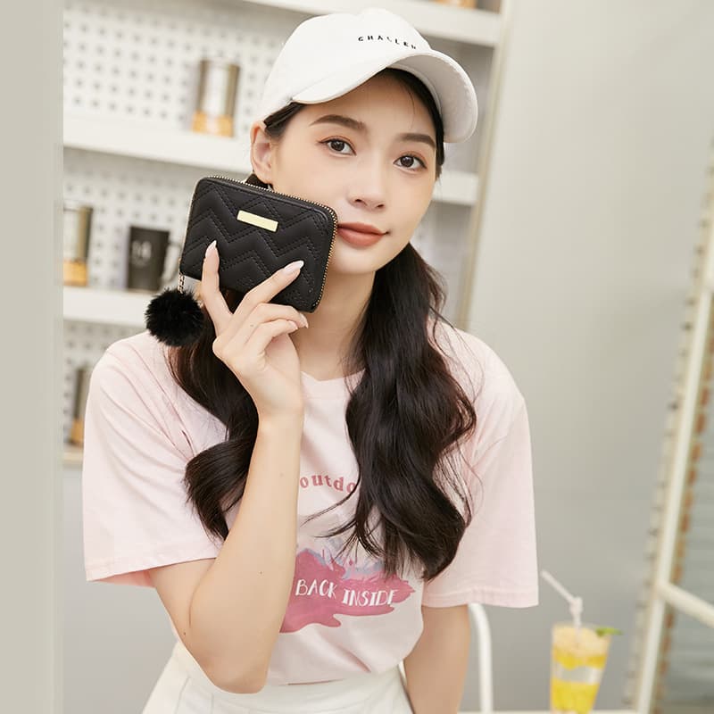 Wave Embroidered Women's Short Wallet 4