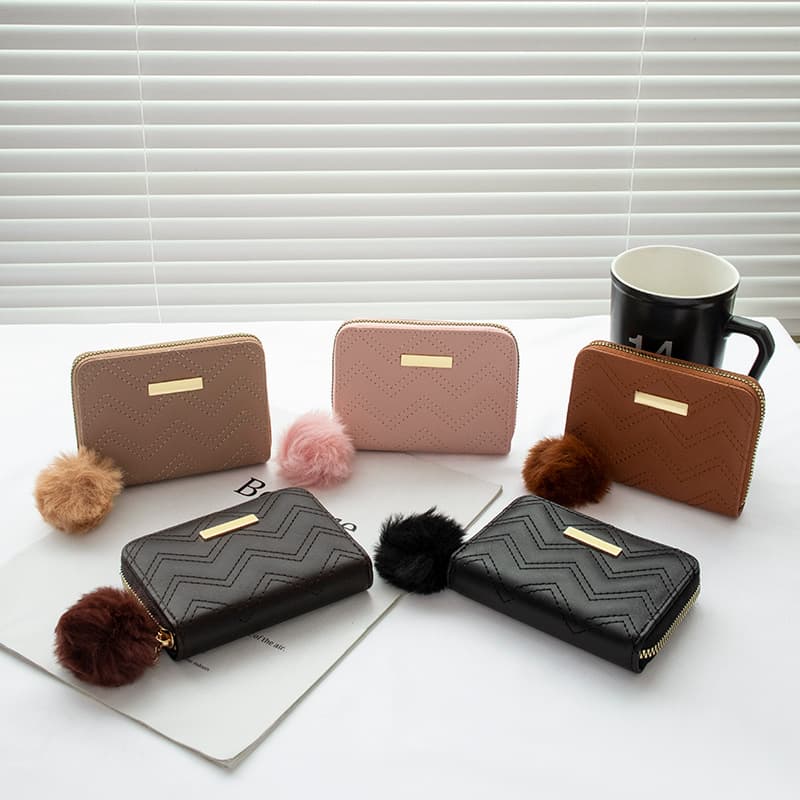Wave Embroidered Women's Short Wallet