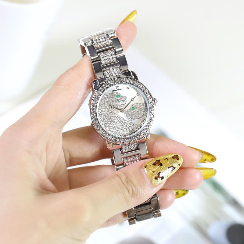 2024 big -name new double leopard full drill shine, domineering gorgeous gorgeous, beautiful, elegant lady gold watch foreign trade 4
