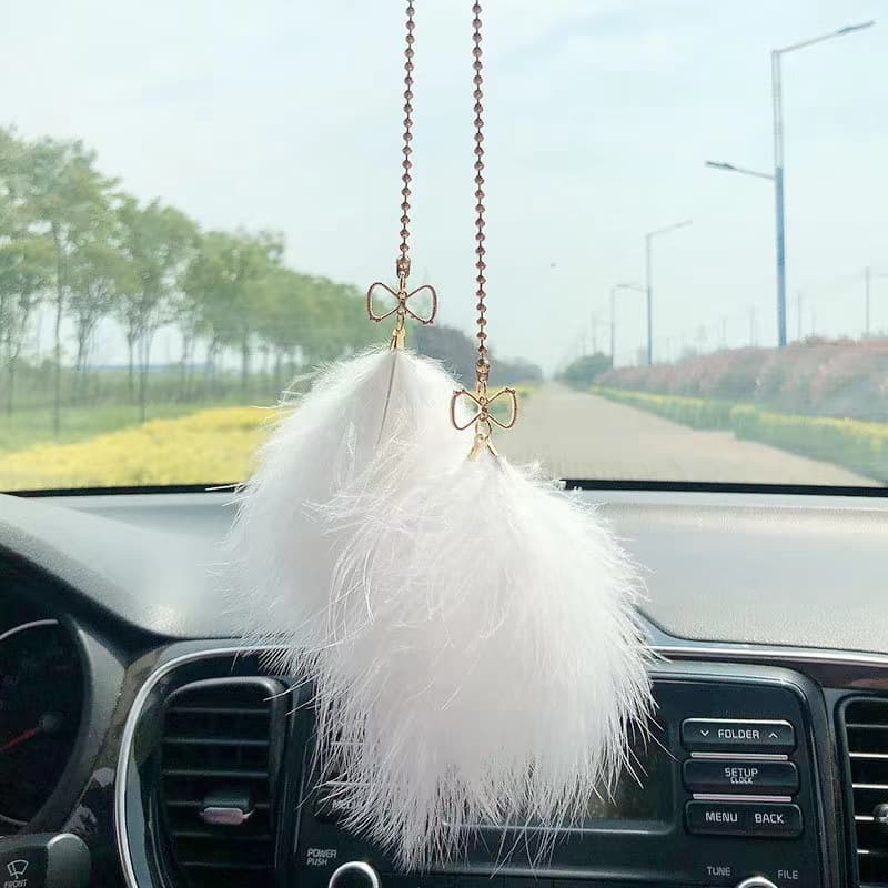 Car pendant 2025 new high-end love feather women's car decoration women's feather internet celebrity car interior car decoration hanging decoration 3
