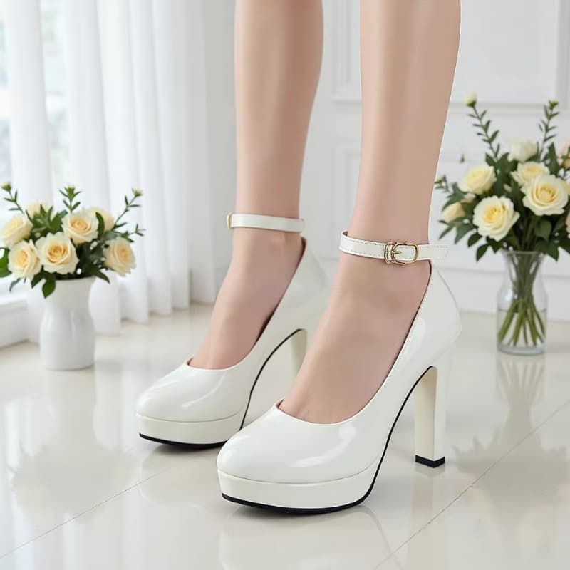 Professional shoes made of patent leather heels platform low-cut, women's high heels, large size  (42)