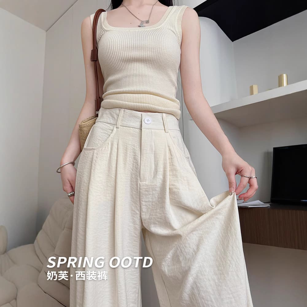 White suit, spring trousers, trend of season, city style, high waist, loose straight fit 1