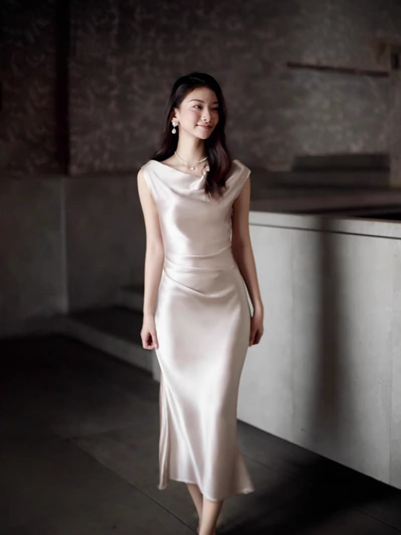 Golden evening dress, hip-accented 3
