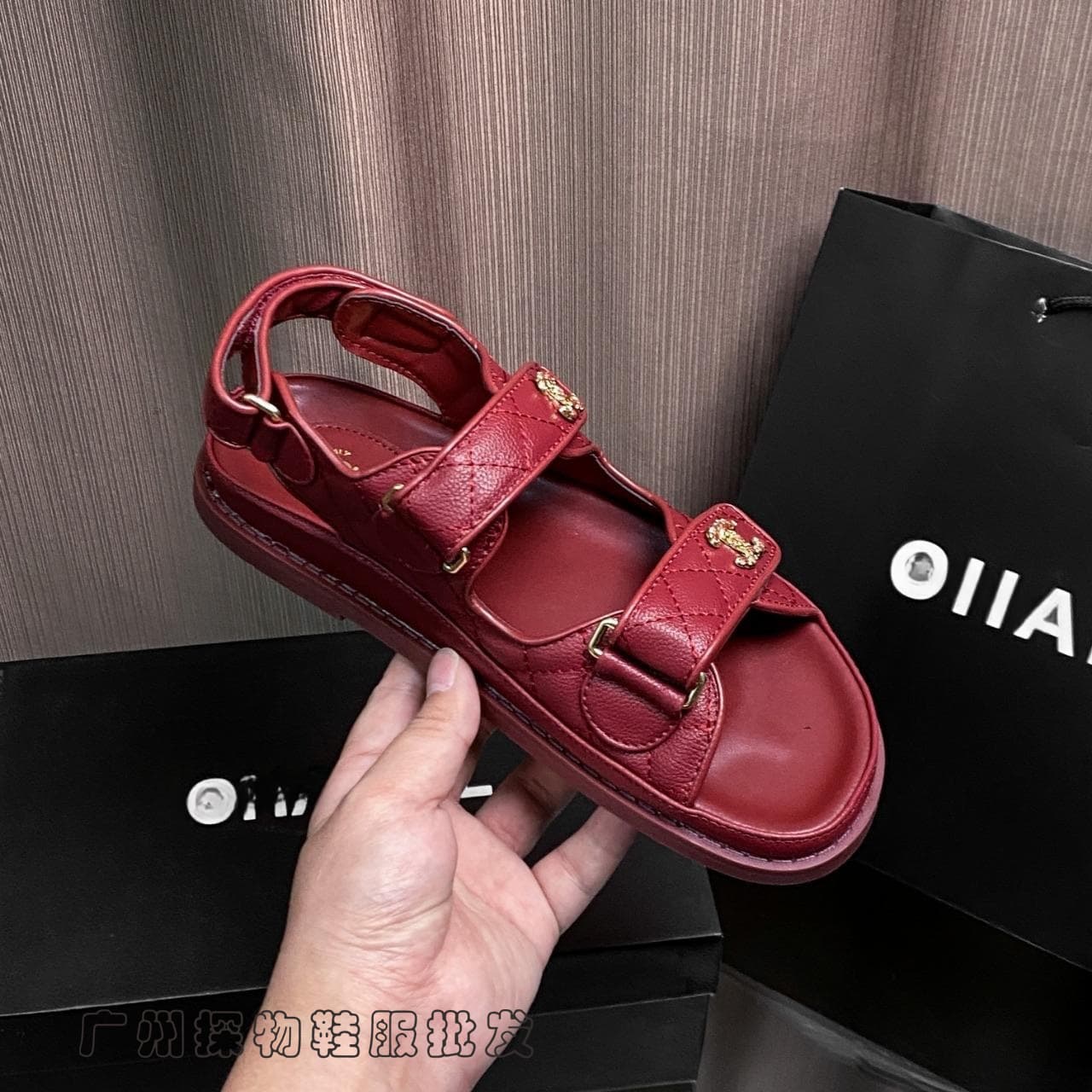 (Cross-border trading), retro sandals with velcro with diamond pattern, soft sole 4