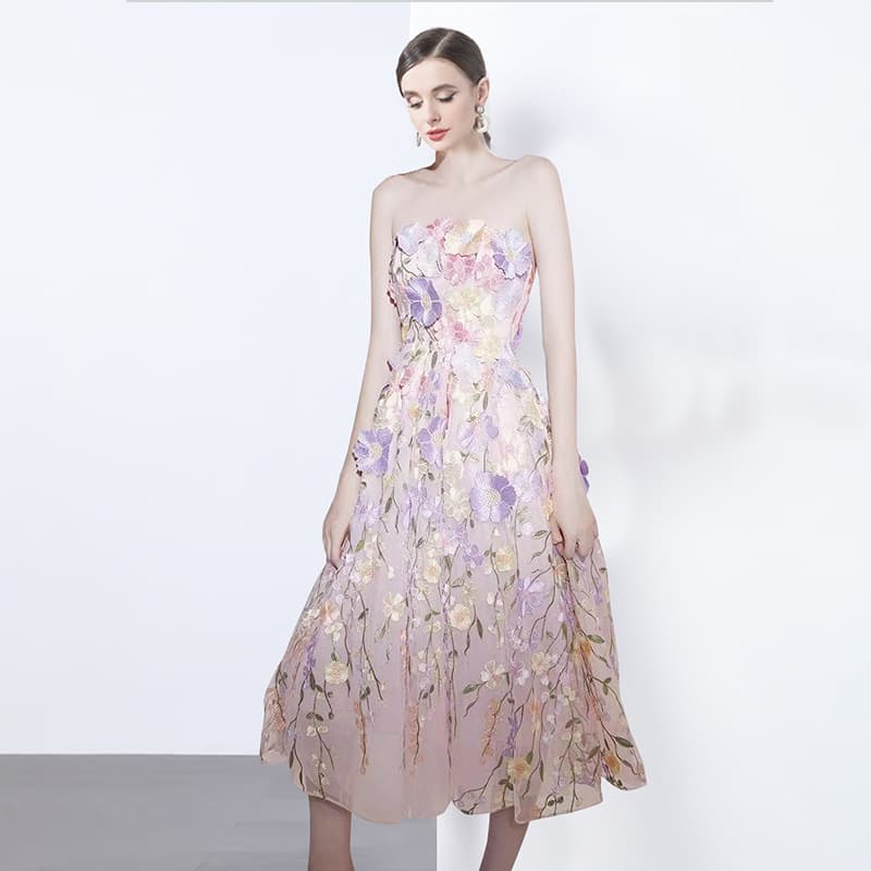 Three dimensional dress, tube top, french style, flowered, with embroidery 4