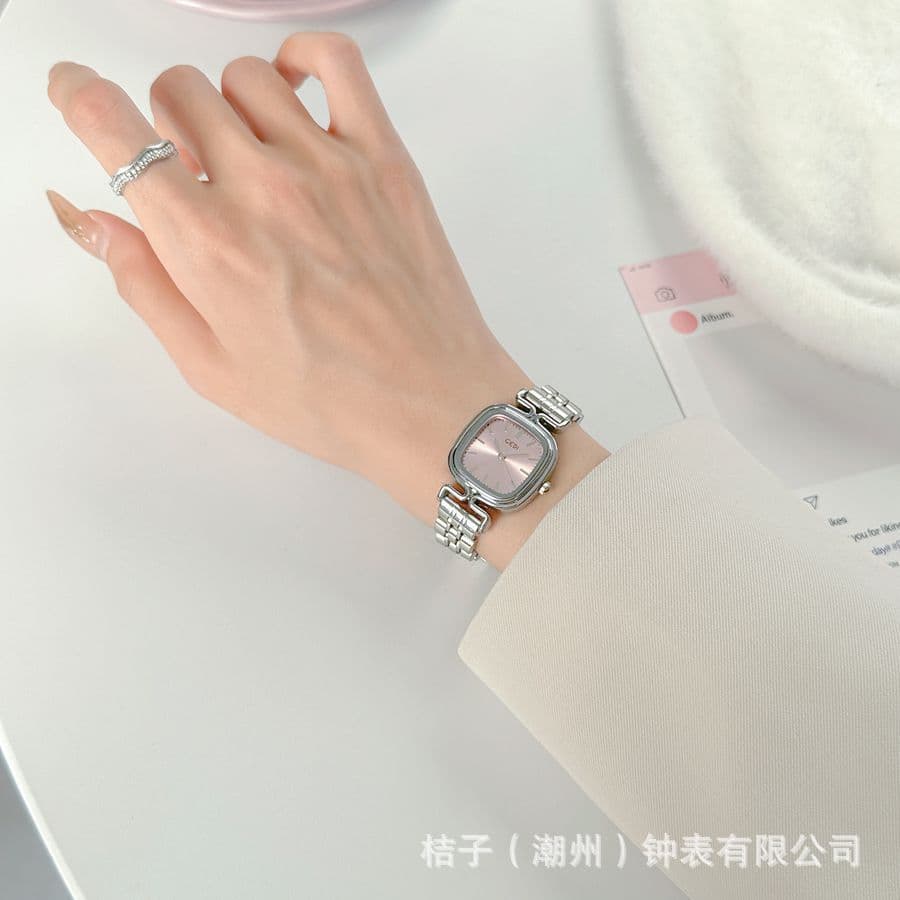 Guodi Fuchsia Quartz Waterproof Watch - Light Luxury Design 4