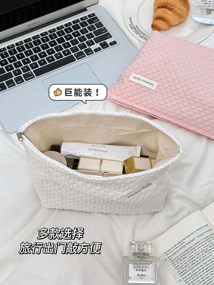 Handheld organizer bag, capacious cosmetic brush, lipstick for traveling to go out 4