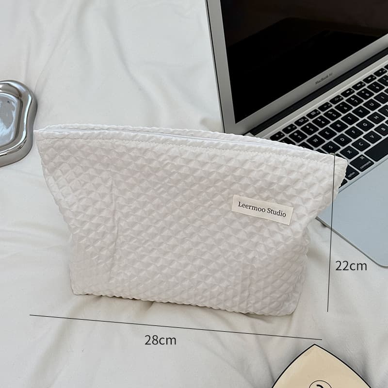Handheld organizer bag, capacious cosmetic brush, lipstick for traveling to go out 7