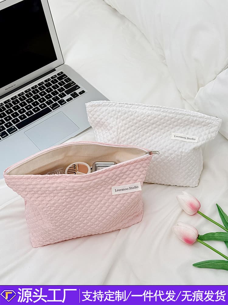 Handheld organizer bag, capacious cosmetic brush, lipstick for traveling to go out 1
