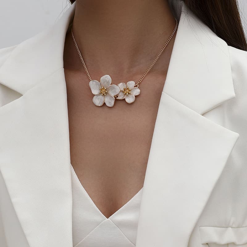 Summer universal necklace, small design chain for key bag , Amazon, flowered, high-quality style, light luxury style, trend of season, bright catchy style
