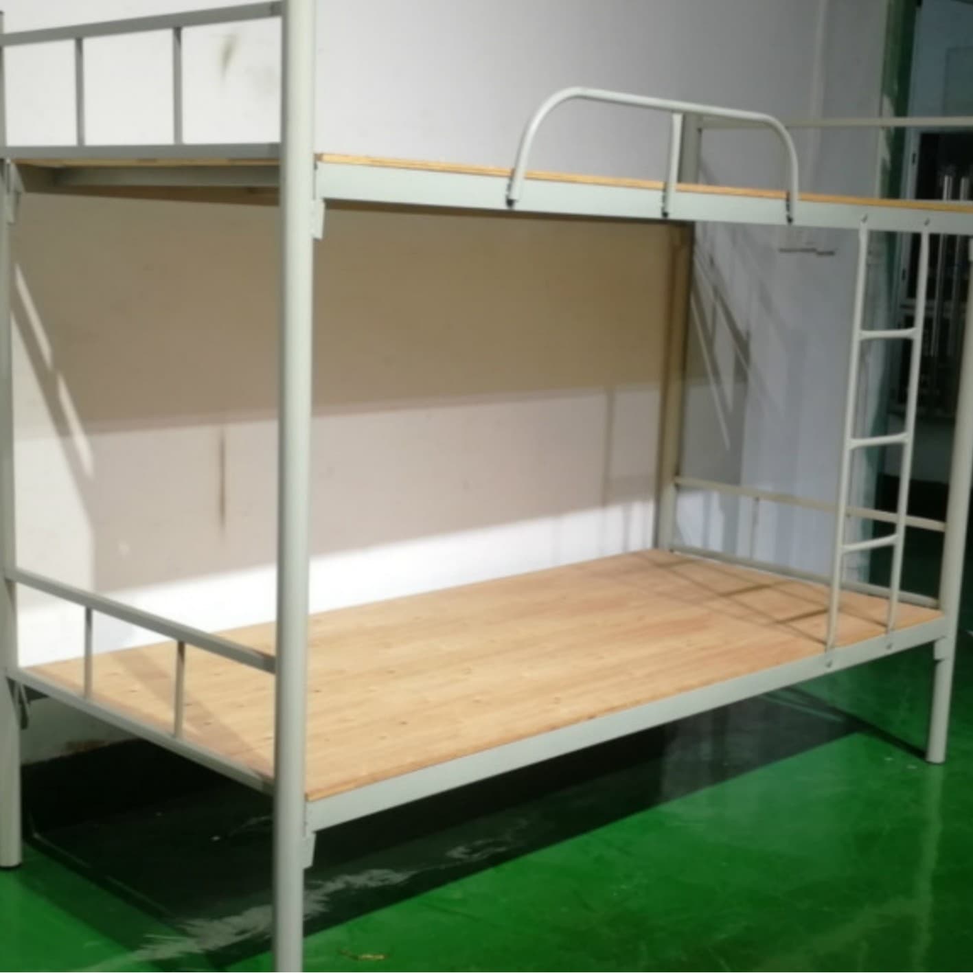 City self-pickup snap-on round tube double-layer iron frame bed student dormitory iron high and low bed construction site high and low bed spot 4