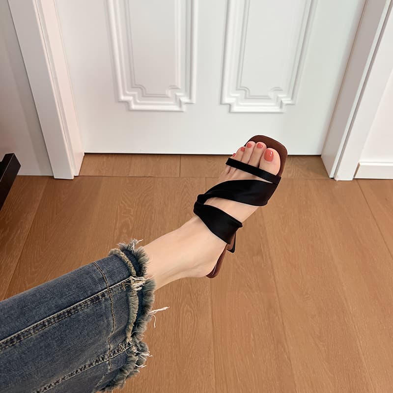 Beautiful wedge-heeled sandals for women's summer outerwear 2025 new cross-strap high-heeled sandals for women's fashionable and high-end slippers 3