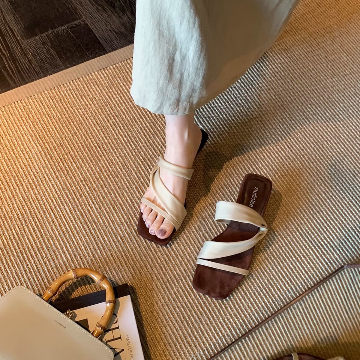 Beautiful wedge-heeled sandals for women's summer outerwear 2025 new cross-strap high-heeled sandals for women's fashionable and high-end slippers 4