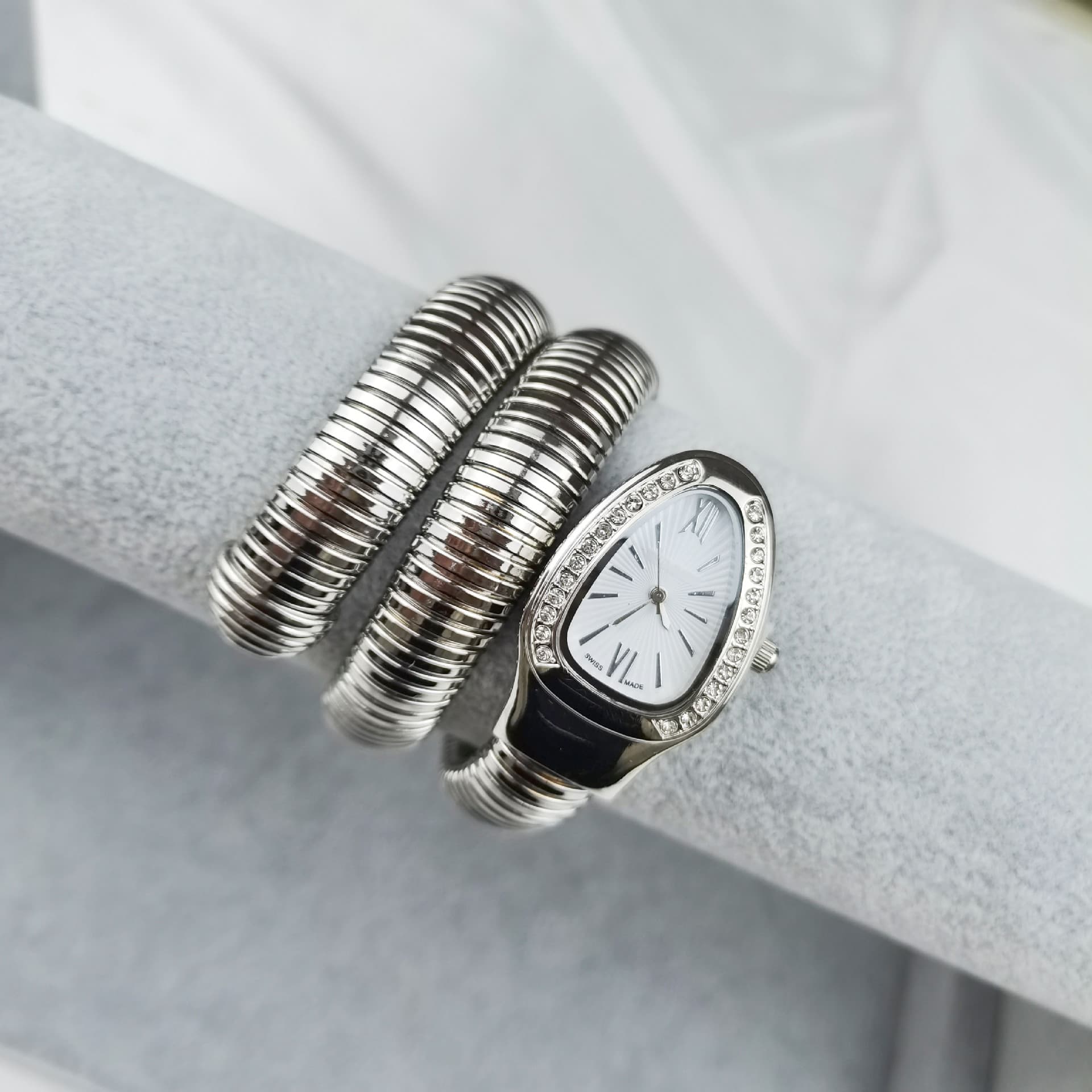 (Cross-border trading), watch, fashionable bracelet, creative quartz watches 2