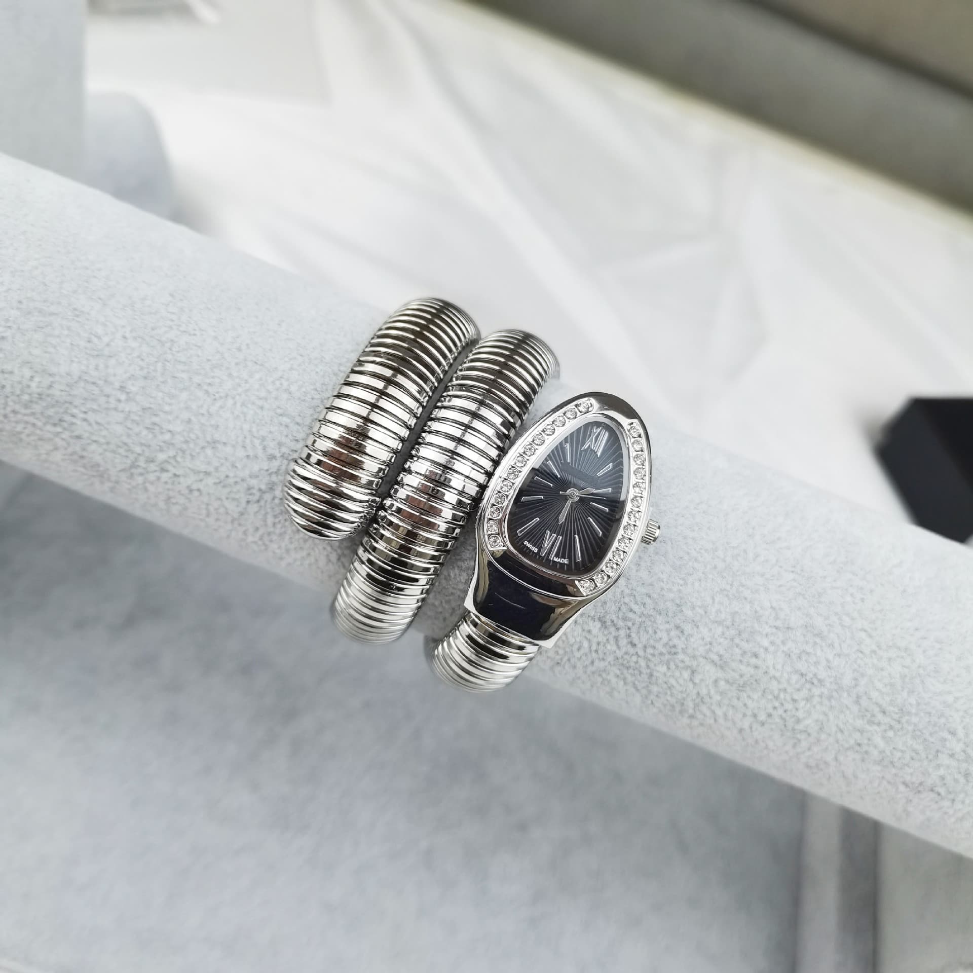 (Cross-border trading), watch, fashionable bracelet, creative quartz watches 4