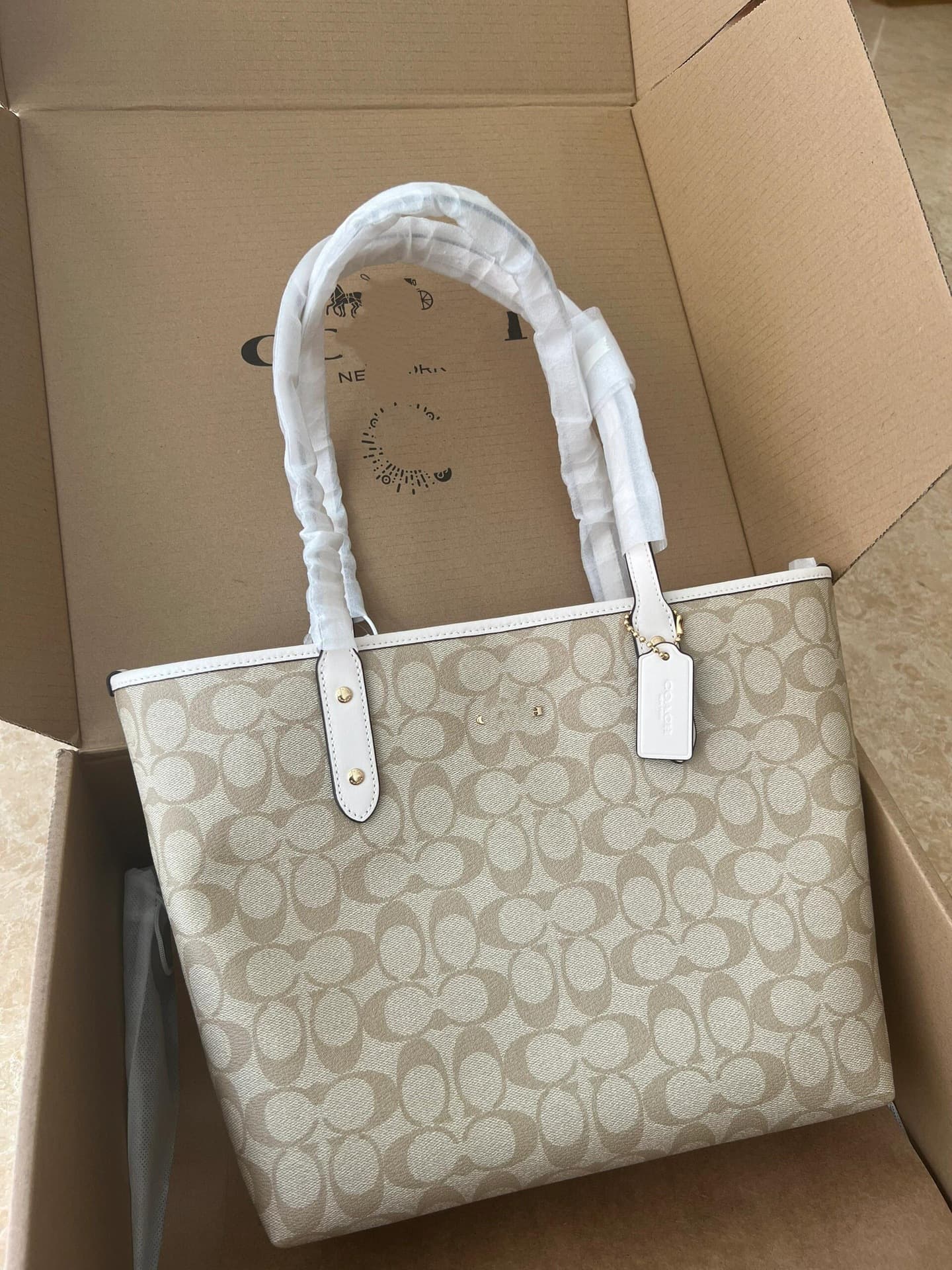 Classic capacious shopping bag, one-shoulder bag, underarm bag, purse 1