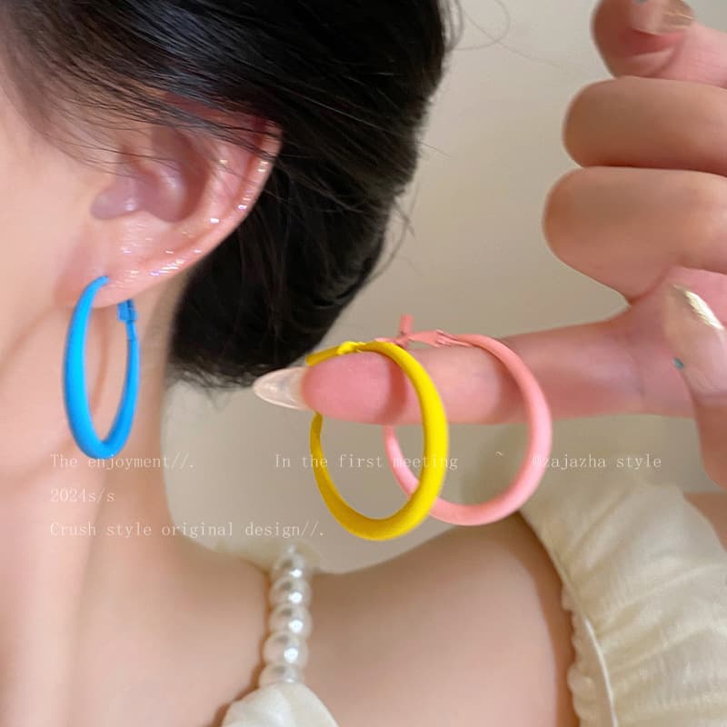 Dopamine colored earrings for women y2k sweet and cool hot girl Barbie earrings seaside vacation style colored circle earrings 2