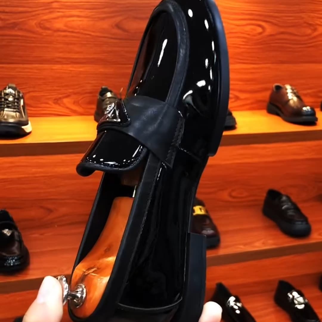 New high-end and versatile gentleman's light luxury business casual patent leather men's shoes, simple, fashionable and handsome 4