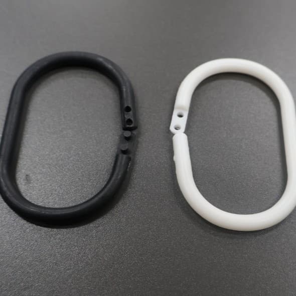 Spot quick-release PP plastic shower curtain ring buckle door curtain hook curtain cloth accessories shower curtain rod hanging ring C hook strap