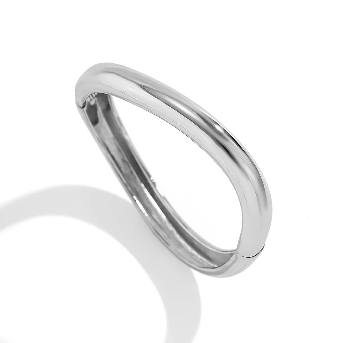 Metal minimalistic geometric gold bracelet, European style, simple and elegant design, direct factory sales 4
