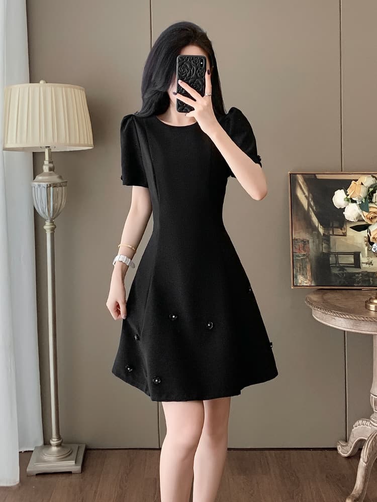 Summer black dress, puff sleeves 3