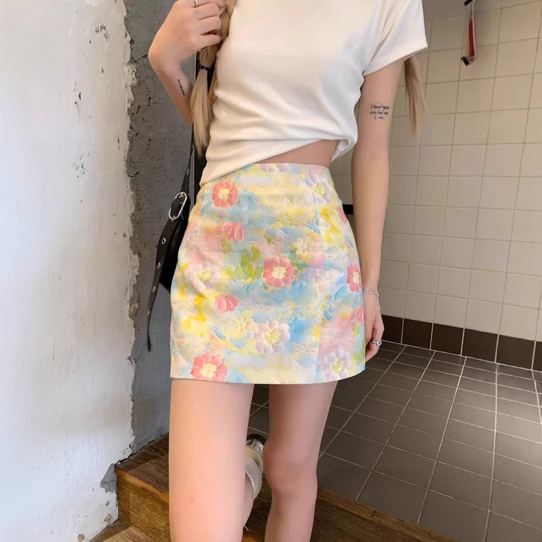 Summer fitted skirt, mini-skirt, floral print, A-line, hip-accented 1