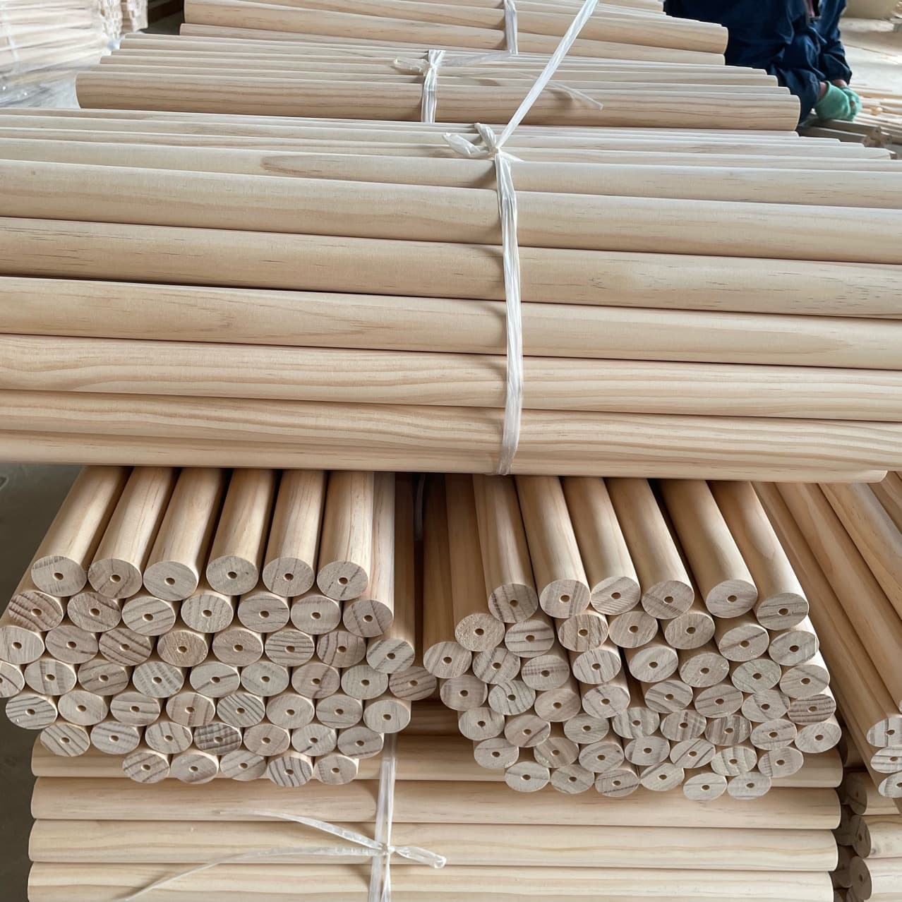 Round wooden sticks, round wooden strips, handmade cat nest accessories, handicraft accessories, home solid wood pine log stick manufacturers 4