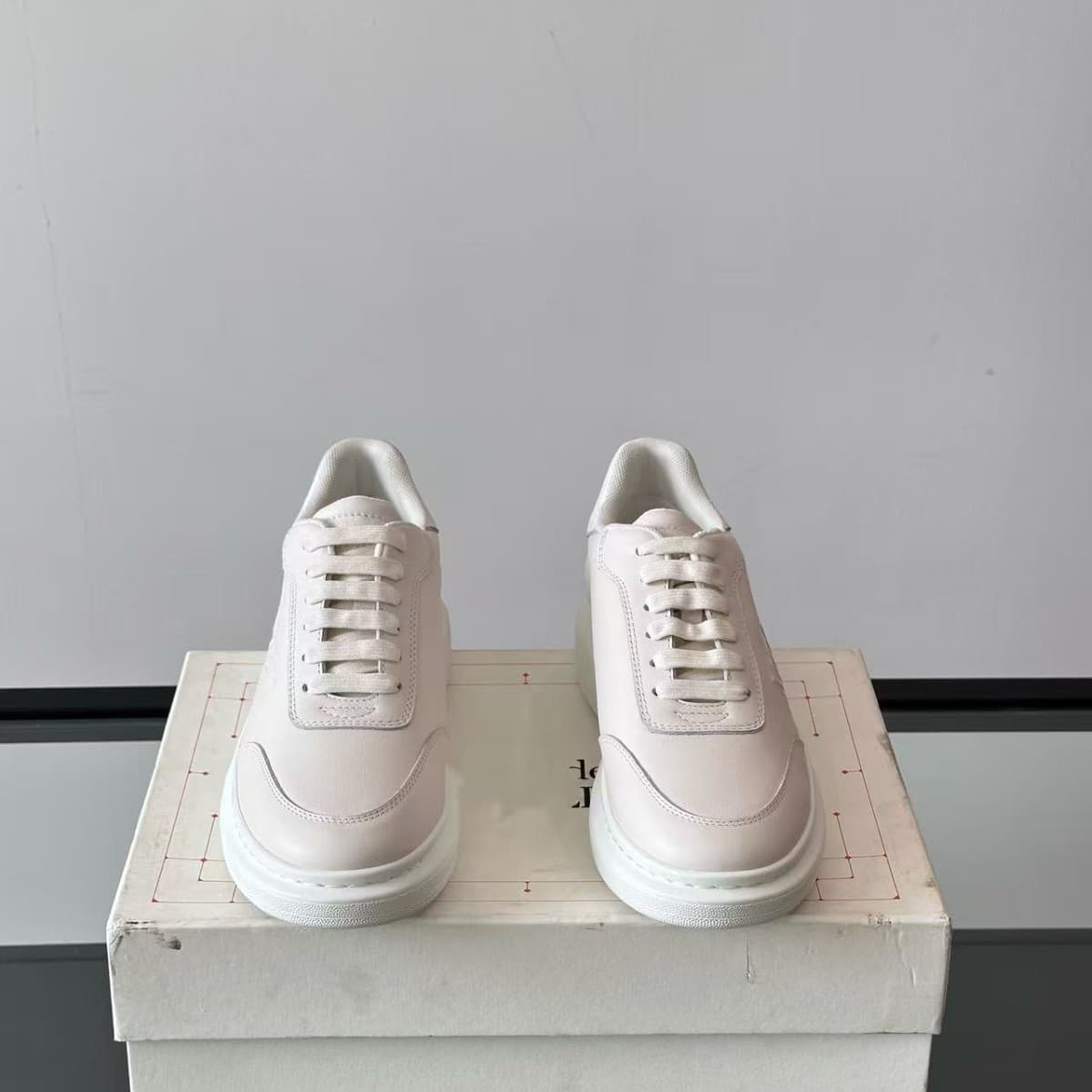 New high-top version of sneakers, low-key, fashionable and comfortable calfskin casual shoes, breathable lace-up popular shoes for men and women 4