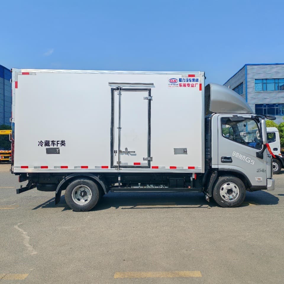 Refrigerated Truck Cold Chain Transport Insulated Box Right-Hand Drive 2